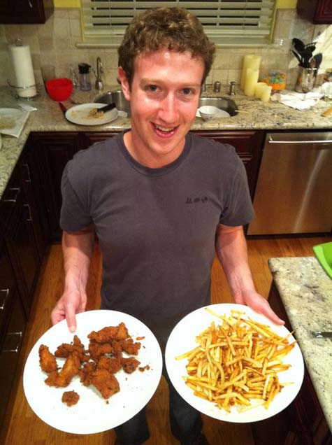 Mark Zuckerger comiendo papas fritas