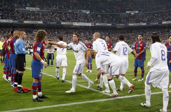 Real Madrid y Barcelona se enfrentan el 16 de abril 2011