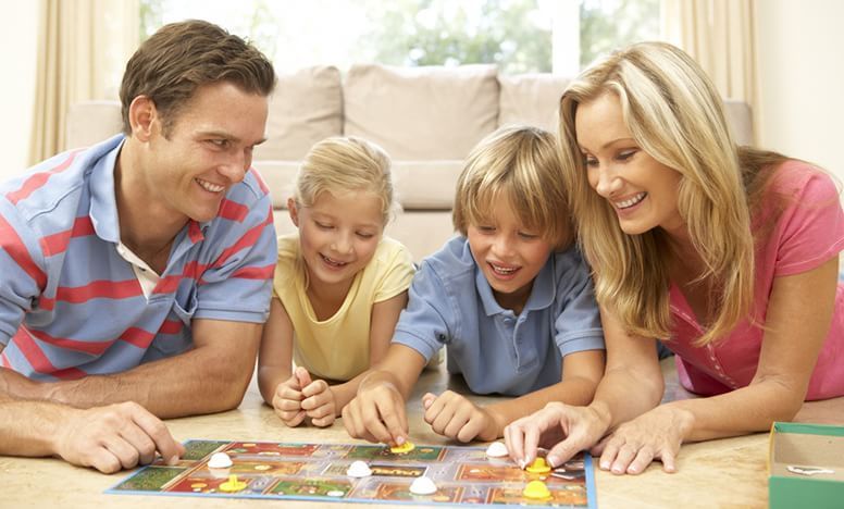 Por qué es una buena idea regalar un juego de mesa a tus hijos 