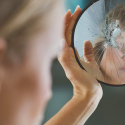La supersticion del espejo roto